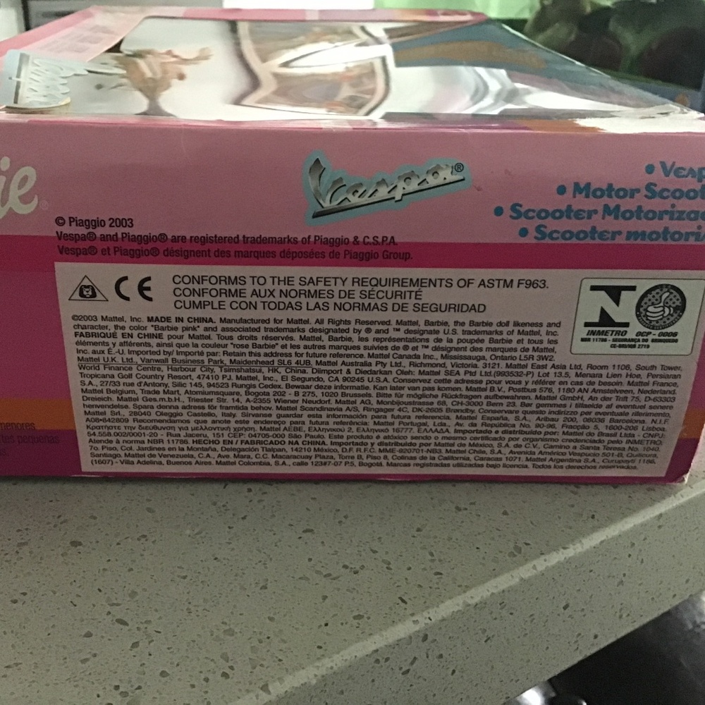Barbie Vespa toy scooter - Picture 5 of 5